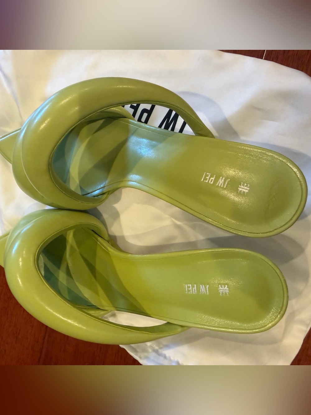 NEW JW PEI Lime Green Padded Triple-Band Pointed Toe Mules Size 7 (38) - Picture 8 of 9